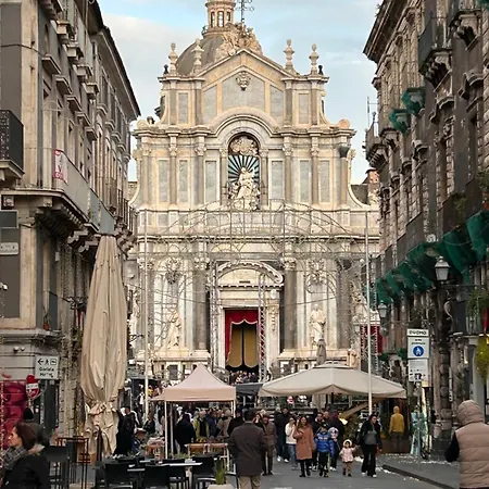 The Duomo Flats * Katanya